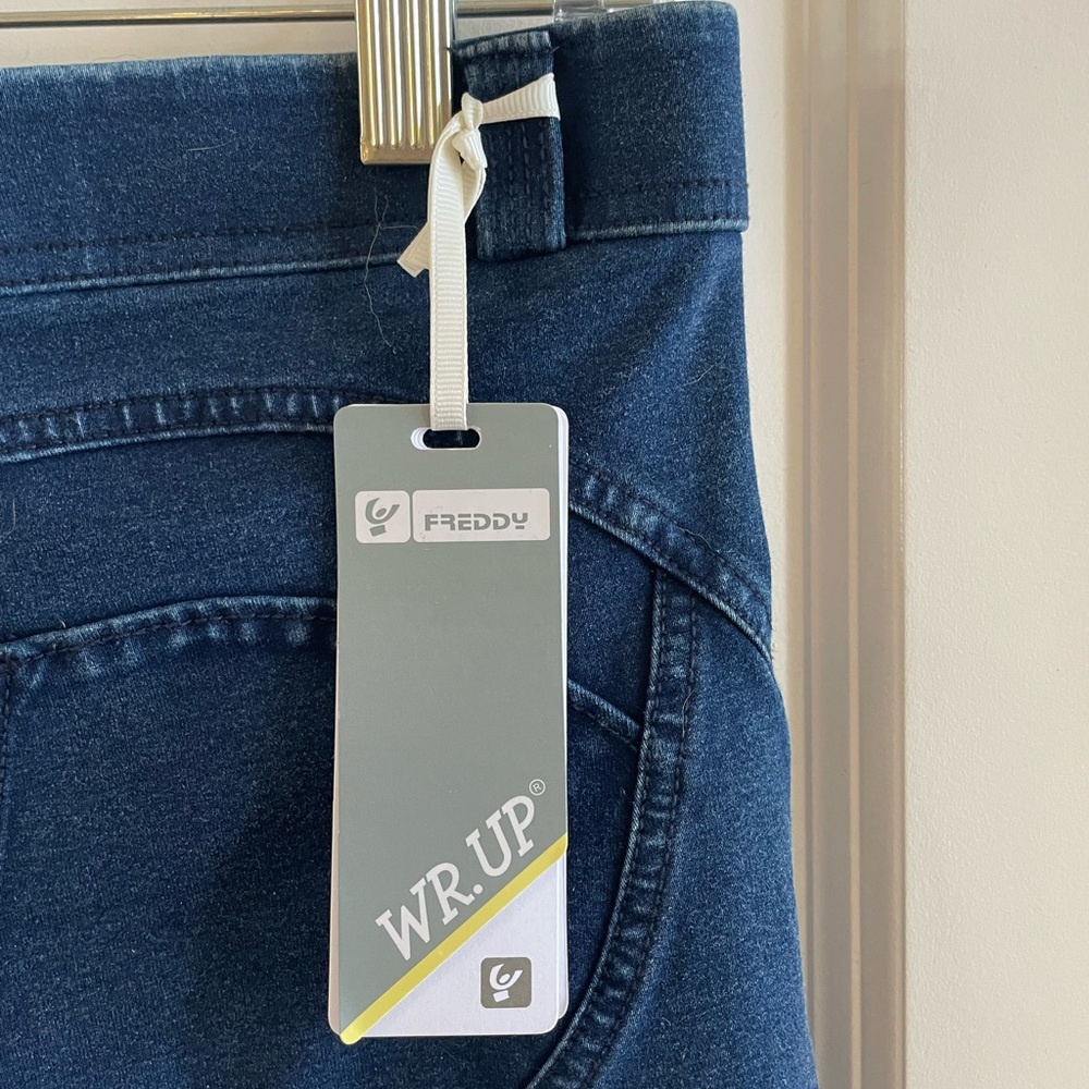 Freddy WR UP NWT Jean shorts Sz M - Picture 3 of 6